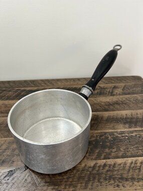 Wear Ever USA Vintage Aluminum Saucepan No 701 Rustic Farmhouse Kitchen Decor